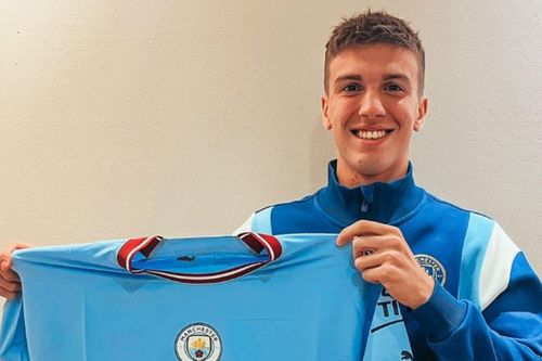 Man City chiêu mộ tiền vệ Argentina