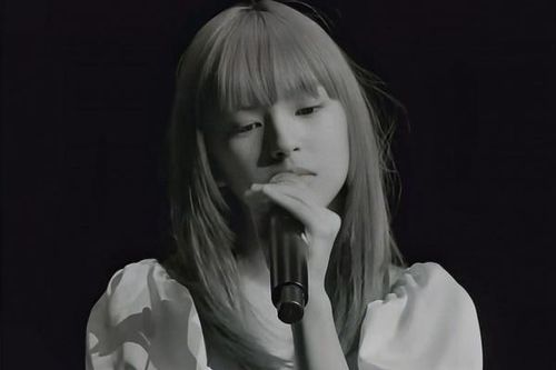 Nữ thần tượng 13 tuổi của YG Entertainment