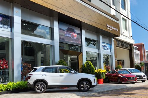 Nhiều đại lý ôtô mở cửa xuyên Tết