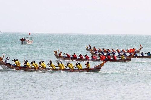Lễ hội đua thuyền rồng Ninh Thuận chào Xuân Quý Mão 2023