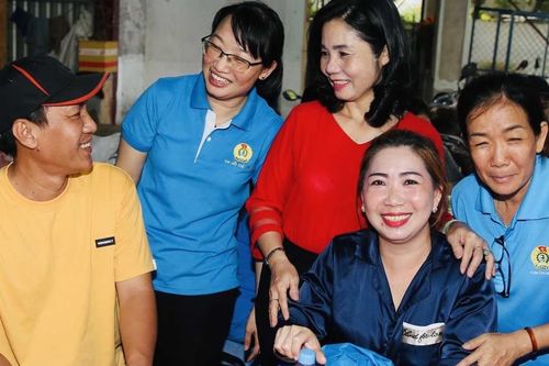 Xóm trọ công nhân rộn ràng vui tết