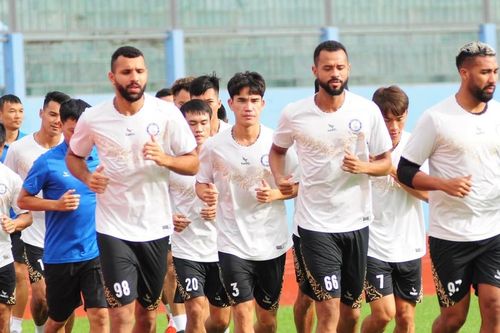Hai đội V-League đầu tiên tập 'xông đất' năm Quý Mão 2023