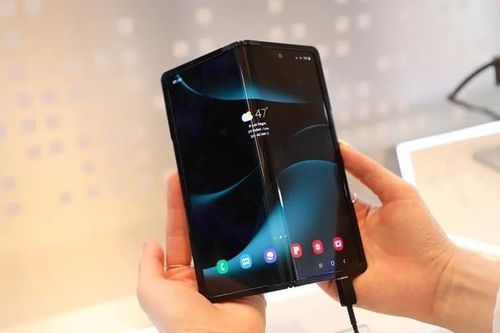 Galaxy Z Fold5 sẽ không còn nếp gập màn hình