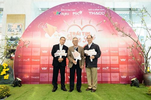 Cuộc hội ngộ của 3 người cha 'trăm con' trên sân khấu 'Gala Việc tử tế'