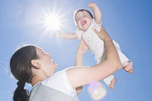 Phơi nắng, nhồi sữa con vẫn lùn tịt