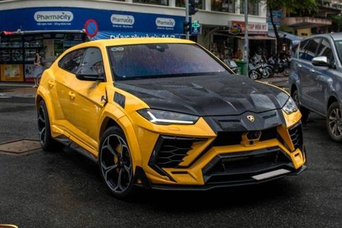 Siêu SUV Lamborghini Urus với gói độ giá ngang Mercedes E300 tại Việt Nam