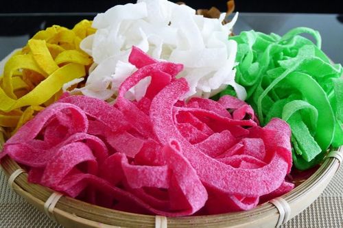 Trẻ ăn nhiều bánh mứt dịp Tết có thể đối mặt với nguy cơ mắc các bệnh nào?