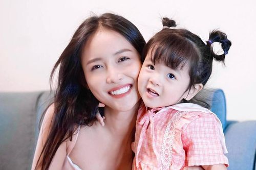 Thêm một mỹ nhân Vbiz thông báo 'tin vui' những ngày đầu năm