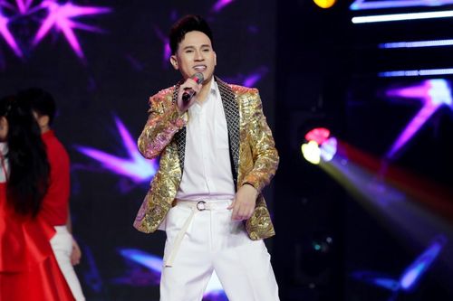 Nguyên Vũ không chạy show ngày Tết, dành thời gian bên mẹ và tự tay vào bếp