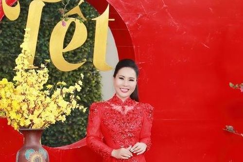 Người đẹp Kim Chi: Tặng quà Tết đúng nghĩa cũng là một nét đẹp văn hóa