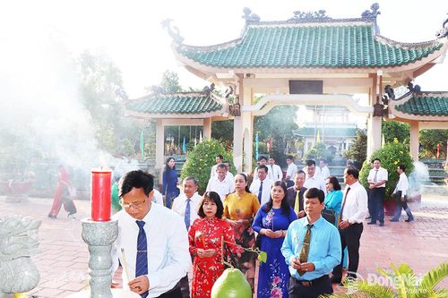 Giáo dục truyền thống 'tôn sư trọng đạo' qua ngày lễ Tết thầy