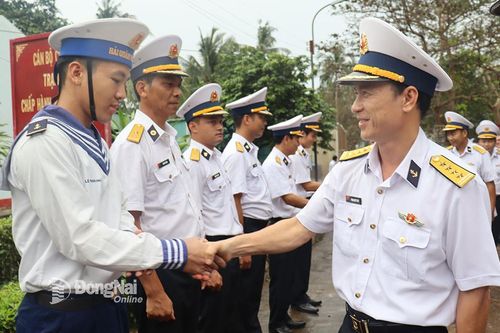 Xuân về ở đơn vị 'mắt thần' gác biển
