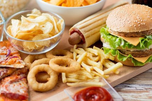 Một số mẹo khi dùng thức ăn nhanh, thực phẩm chế biến sẵn hợp lý có lợi cho sức khỏe
