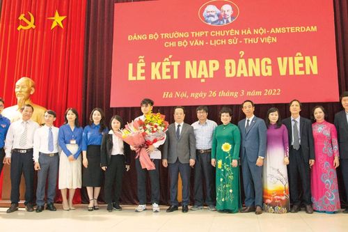 Tự hào là đảng viên tuổi 18
