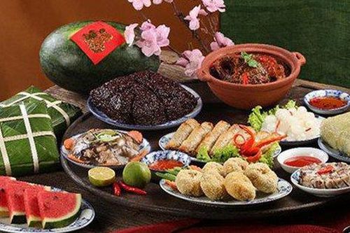 Làng nghề bánh chưng Lỗ Khê và lời ca tụng thậm xưng 'bánh chưng rơi xuống ao cả tháng vẫn không bị hỏng'