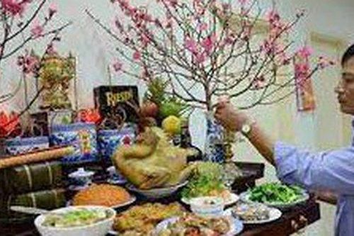 Ngày Tết, nói về các nguyên tắc bố trí bát hương, đồ thờ nơi ban thờ giúp gia chủ đắc linh ứng