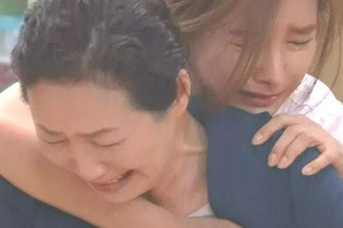 Chồng bỏ đi theo 'tiểu tam', mẹ chồng làm điều giúp tôi vượt qua cơn tuyệt vọng