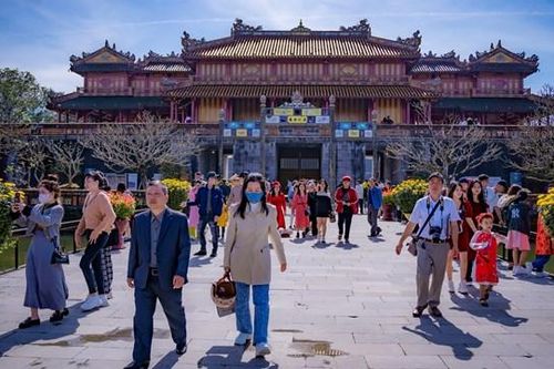 Du khách đến Huế trong dịp Tết Nguyên đán tăng mạnh