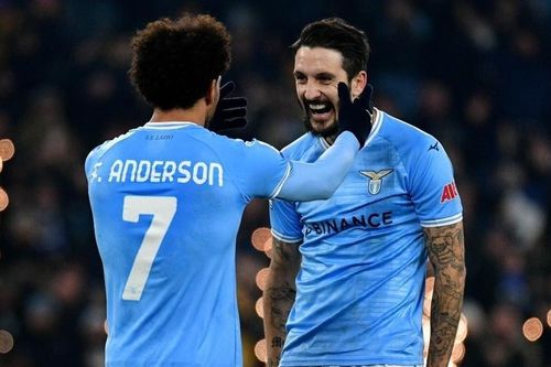 Milan thua Lazio 0-4
