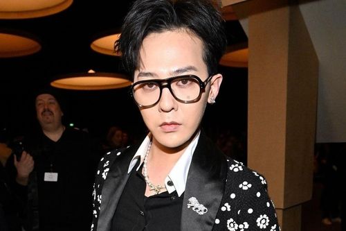 G-Dragon nổi bật khi dự show Chanel