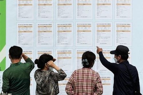 Vừa nghỉ hưu, nhiều người Hàn ngay lập tức tìm việc mới