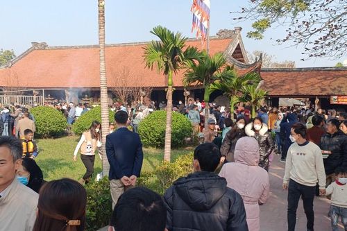 Lễ hội xuân ở ngôi chùa cổ gần 400 năm tuổi tại Thái Bình