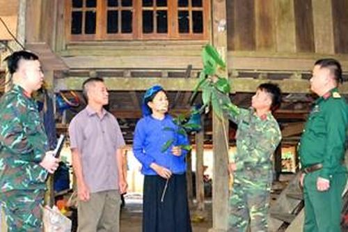 Xuân biên cương thắm nghĩa tình
