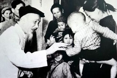 Chuyện Bác Hồ mừng Tết Nguyên đán