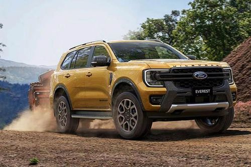Cận cảnh 'hàng hot' Ford Everest Wildtrak 2023 vừa mới trình làng