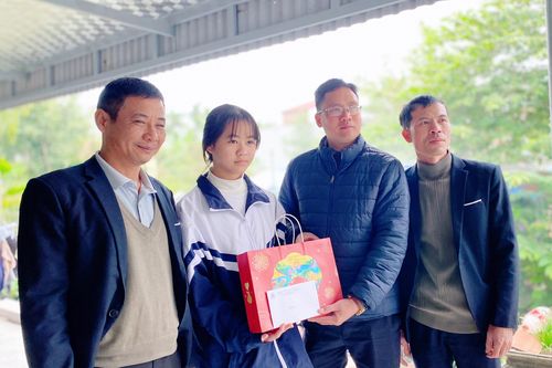 Giáo dục bài học nhân ái từ hoạt động thiện nguyện