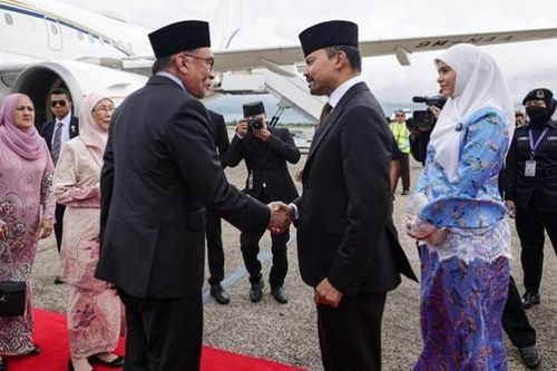 Thủ tướng Malaysia tới Brunei