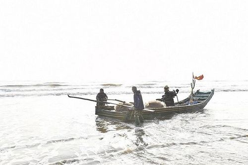 Ngư dân xứ Thanh vươn khơi đón lộc đầu năm