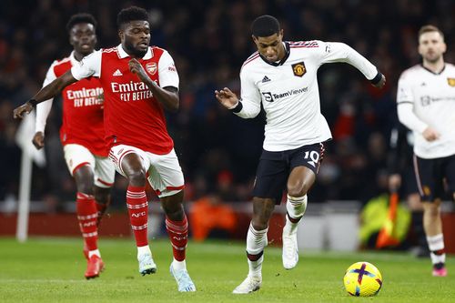 Bóng đá Anh: MU hồi sinh và khát vọng của Arsenal