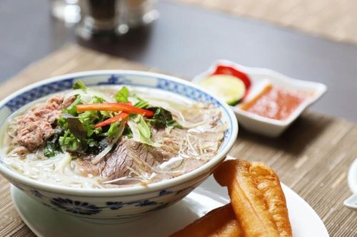 Món ăn truyền thống Việt 'lên mâm' khách sạn 5 sao