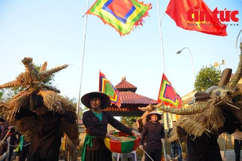 Màn rước trâu rơm bò rạ độc nhất vô nhị