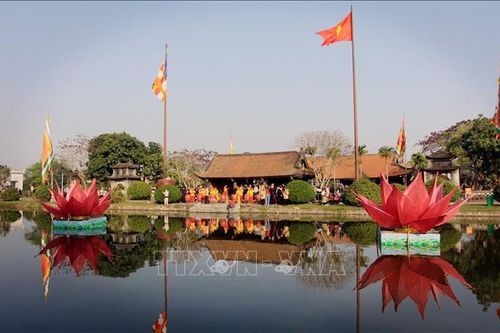 Đông đảo du khách trẩy hội chùa Keo, Thái Bình