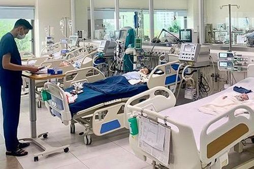 Nghỉ Tết, nhiều trẻ bị tai nạn, ngộ độc, bác sĩ hướng dẫn cách phòng tránh