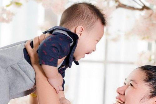 Hành trình 12 năm 'tìm con' của cặp vợ chồng hiếm muộn