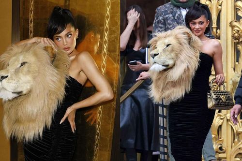 Kylie Jenner diện 'đầu sư tử' đầy hoang dã trên ghế hàng đầu show thời trang: Đẳng cấp nữ hoàng là đây!