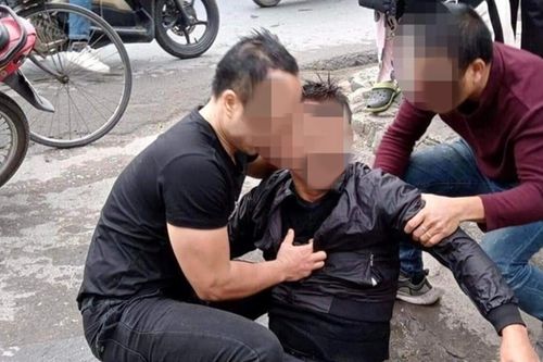 Thót tim với màn giải cứu thanh niên bất ngờ nhảy cầu ngày mùng 3 Tết