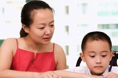 Sang năm mới, cha mẹ áp dụng những nguyên tắc này để con yêu thích việc học