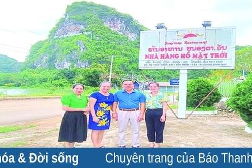 Những người con Việt đón Tết trên đất Lào