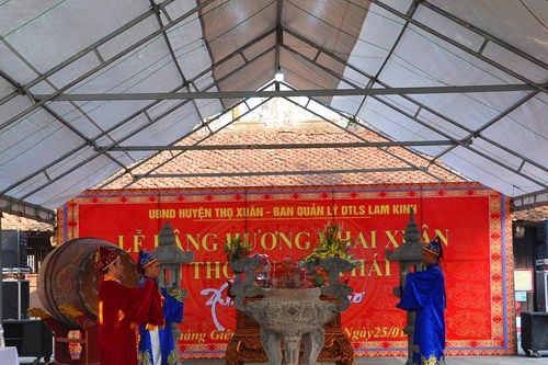 Dâng hương khai hội Xuân Quý Mão tại Đền thờ Vua Lê Thái Tổ