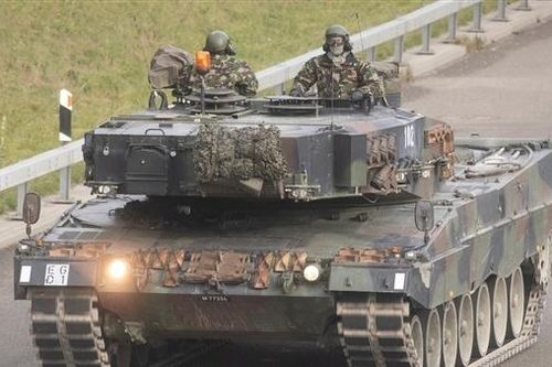Đức chính thức đồng ý chuyển xe tăng Leopard 2 cho Ukraine