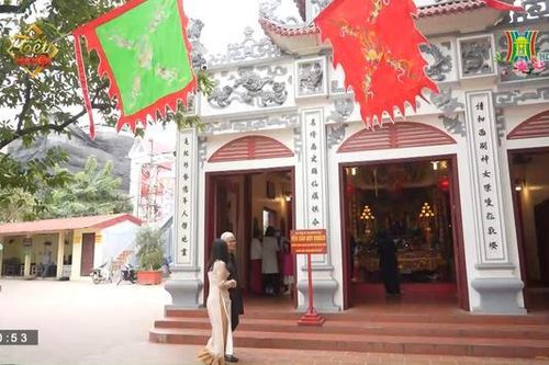 Phủ Tây Hồ - Điểm đến tâm linh ngày đầu năm