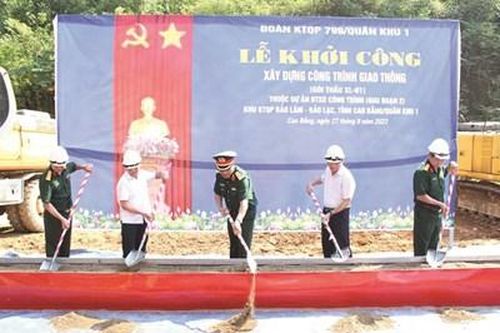 Ấm tình xuân biên cương