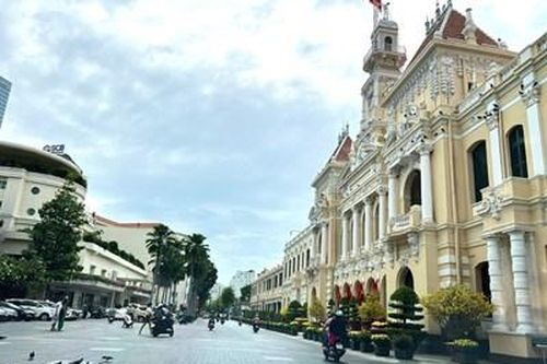 TP Hồ Chí Minh sẵn sàng đón khách du lịch, người lao động trở lại làm việc ngày đầu năm mới