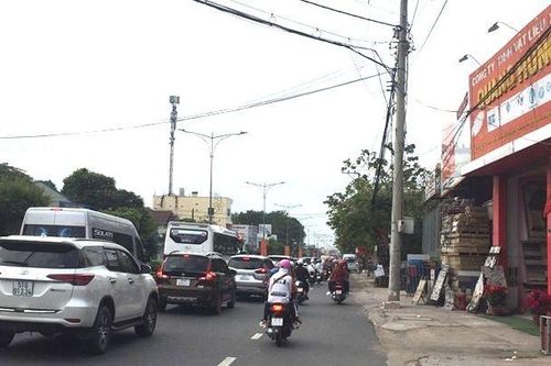 CSGT khuyến cáo giờ lưu thông qua cầu Rạch Miễu để tránh ùn tắc giao thông