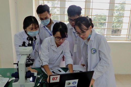 Khát vọng cống hiến của những thủ khoa