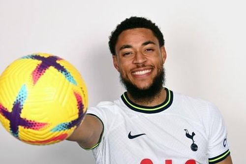 Tottenham giành ngôi sao đã kiểm tra y tế với CLB khác